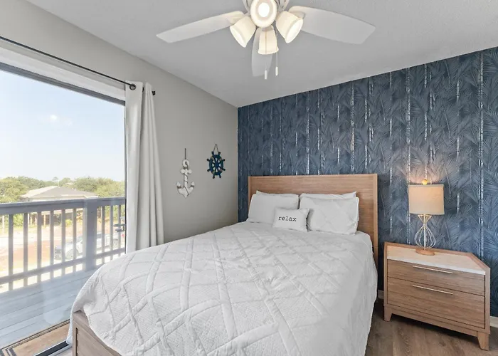 Dog Friendly Pool Walk To *
